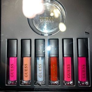 GUESS 🔌 Lip Rose Look Book New